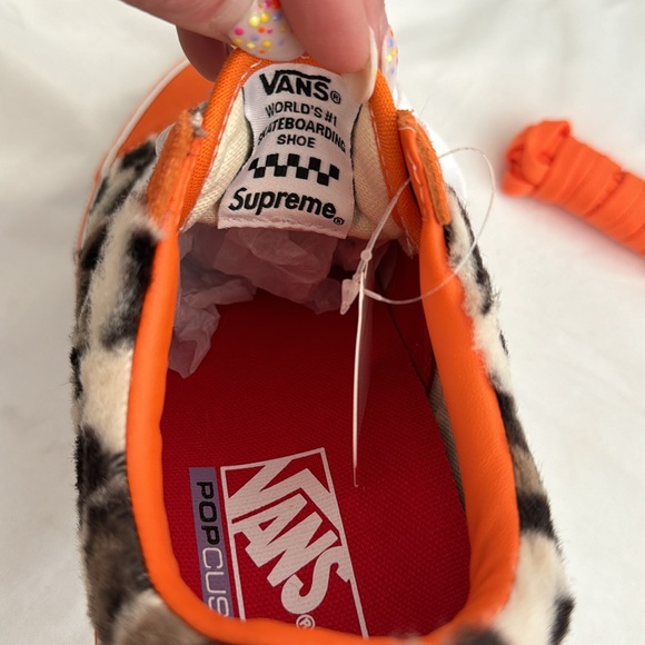 BNWT Supreme Vans ✨Host Pick✨ - Picture 5 of 9